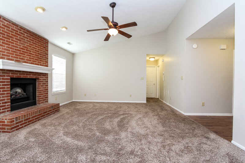 2,270/Mo, 508 Blue Spring Dr Indianapolis, IN 46239 Living Room View