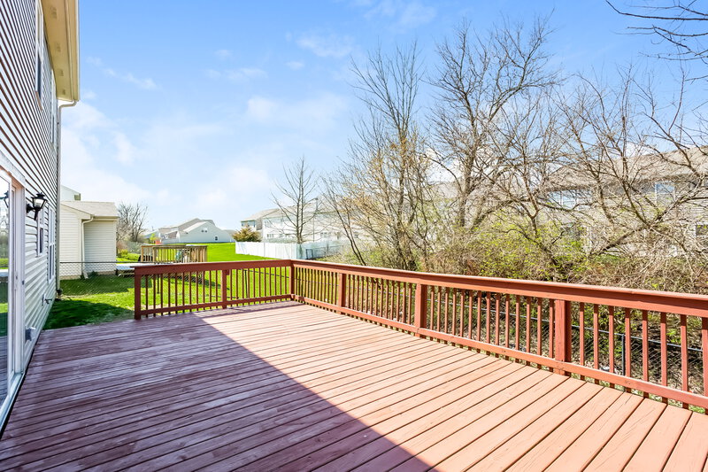 1,810/Mo, 2962 Limber Pine Dr Whiteland, IN 46184 Deck View