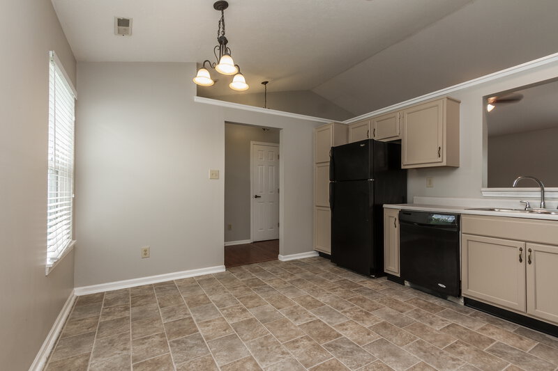 1,525/Mo, 5244 Saint Vail Ct Noblesville, IN 46062 Breakfast Area View