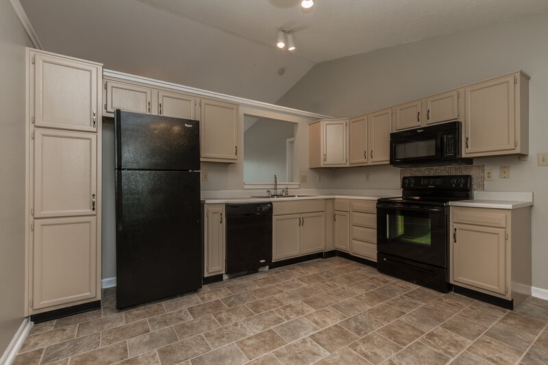 1,525/Mo, 5244 Saint Vail Ct Noblesville, IN 46062 Kitchen View
