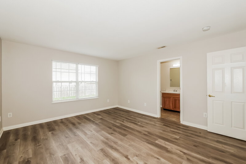 2,120/Mo, 1859 Ernest Dr Indianapolis, IN 46234 Main Bedroom View 2