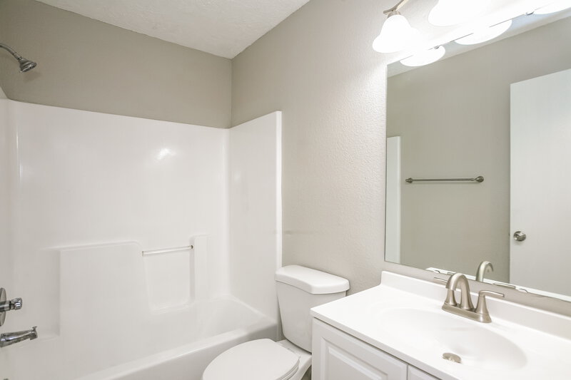 1,775/Mo, 1251 Country Creek Ct Indianapolis, IN 46234 Bathroom View