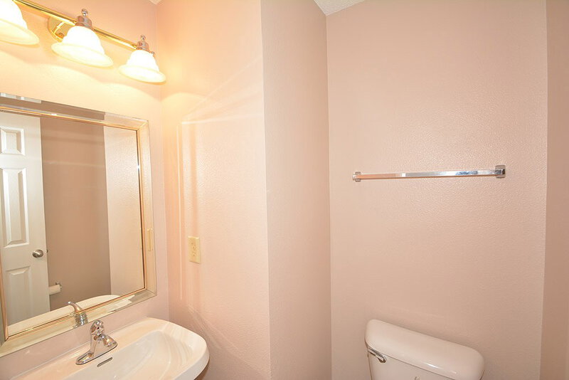 1,865/Mo, 1945 Southernwood Ln Indianapolis, IN 46231 Bathroom View