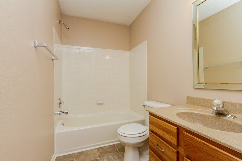 1,975/Mo, 1945 Southernwood Ln Indianapolis, IN 46231 Bathroom View