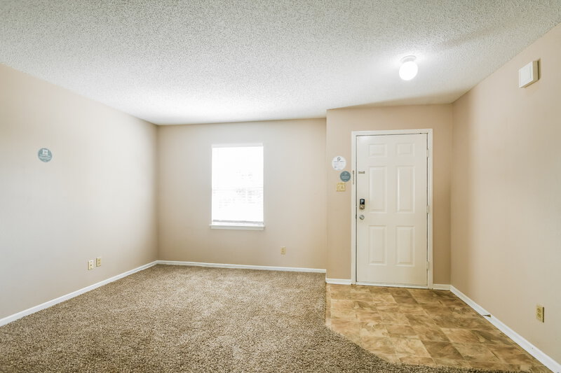 1,815/Mo, 14767 White Tail Run Noblesville, IN 46060 Family Room View 2