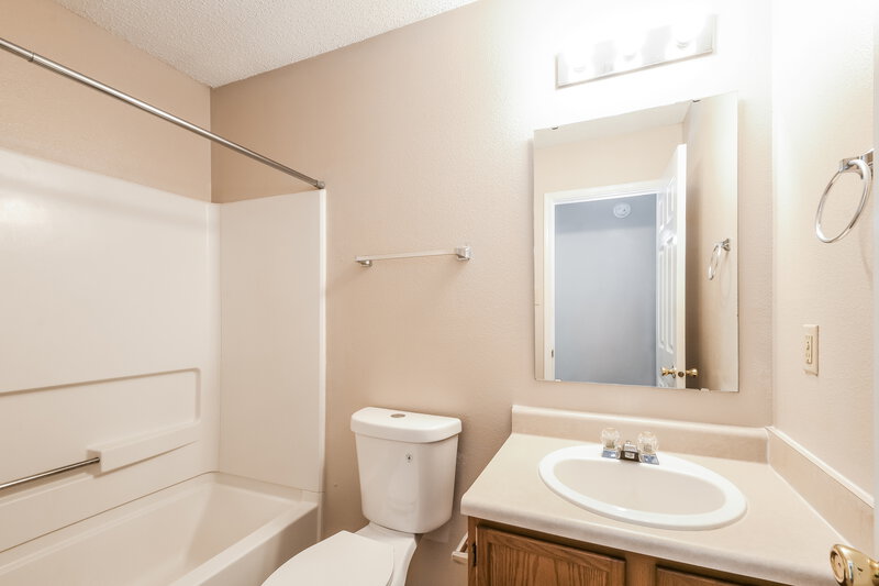 1,815/Mo, 14767 White Tail Run Noblesville, IN 46060 Bathroom View