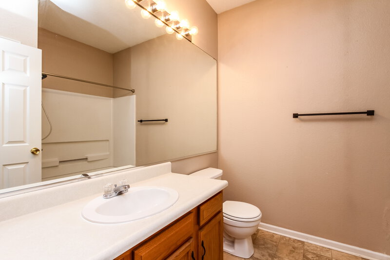 1,490/Mo, 15326 Fawn Meadow Dr Noblesville, IN 46060 Master Bathroom View