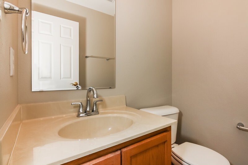 1,910/Mo, 1848 Ernest Dr Indianapolis, IN 46234 Bathroom View