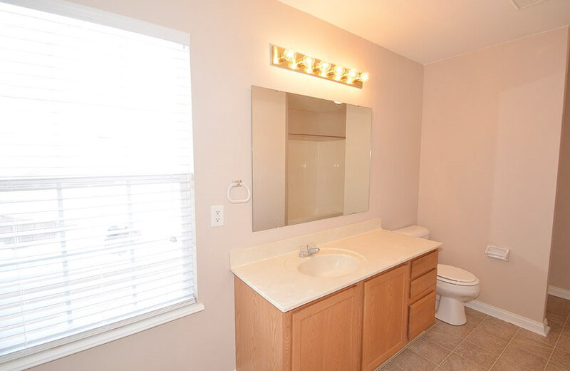 2,050/Mo, 1848 Ernest Dr Indianapolis, IN 46234 Master Bathroom View