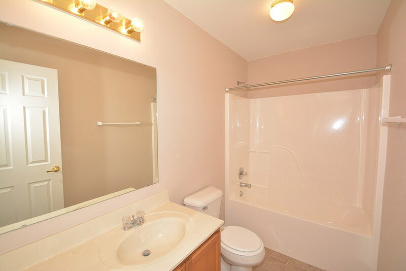 2,050/Mo, 1848 Ernest Dr Indianapolis, IN 46234 Bathroom View 2