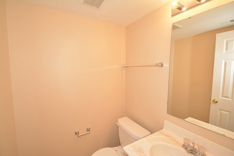 2,110/Mo, 3225 Weller Dr Indianapolis, IN 46268 Bathroom View