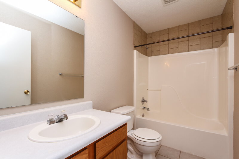 1,585/Mo, 8501 Sweet Birch Dr Indianapolis, IN 46239 Bathroom View