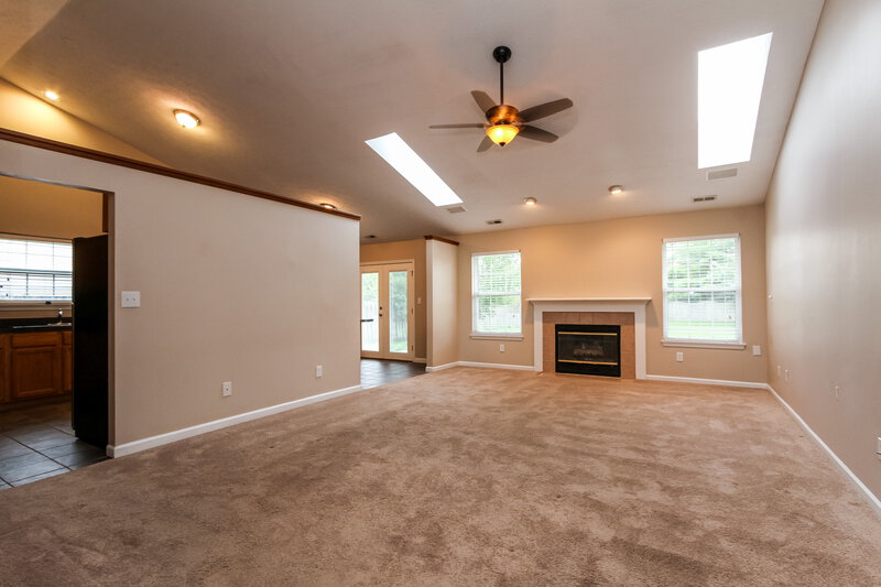 1,975/Mo, 5795 Doverton Dr Noblesville, IN 46062 Living Room View