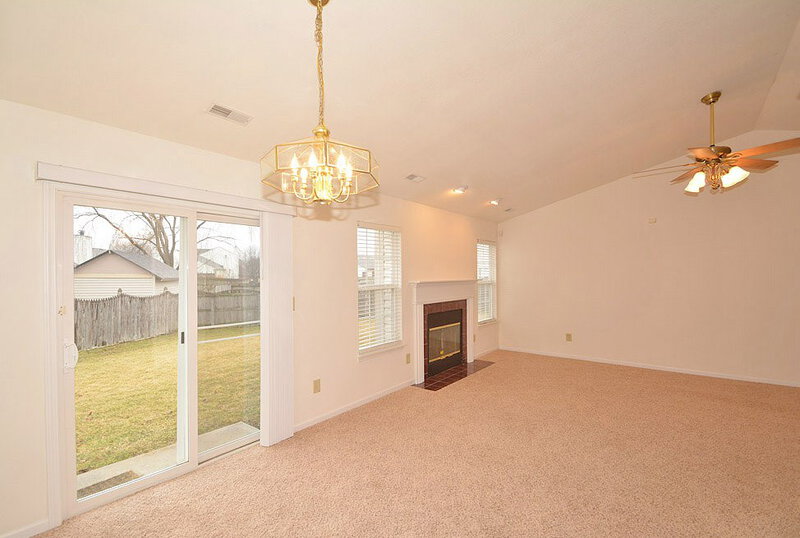 1,765/Mo, 7963 Dillon Pl Indianapolis, IN 46236 Breakfast Area View 2