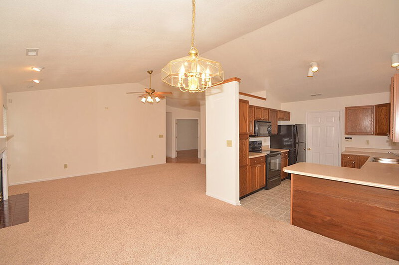 1,765/Mo, 7963 Dillon Pl Indianapolis, IN 46236 Breakfast Area View 3