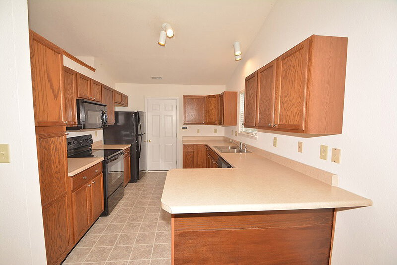 1,765/Mo, 7963 Dillon Pl Indianapolis, IN 46236 Kitchen View