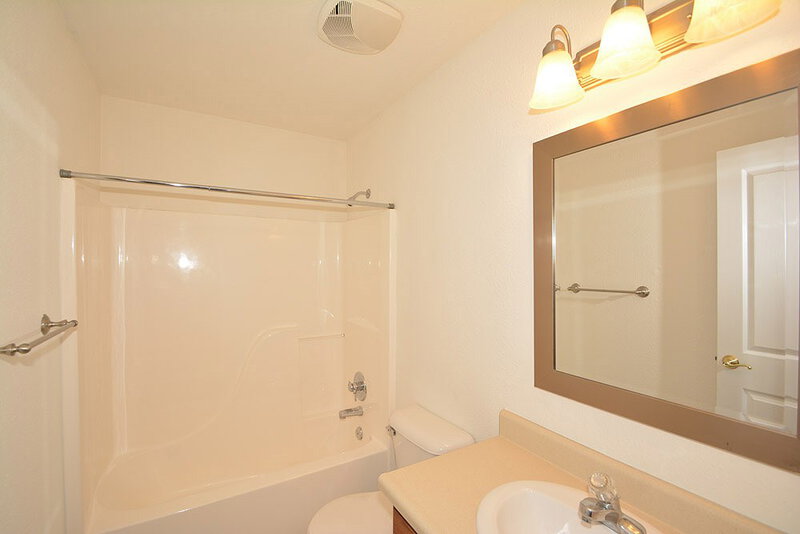 1,765/Mo, 7963 Dillon Pl Indianapolis, IN 46236 Bathroom View