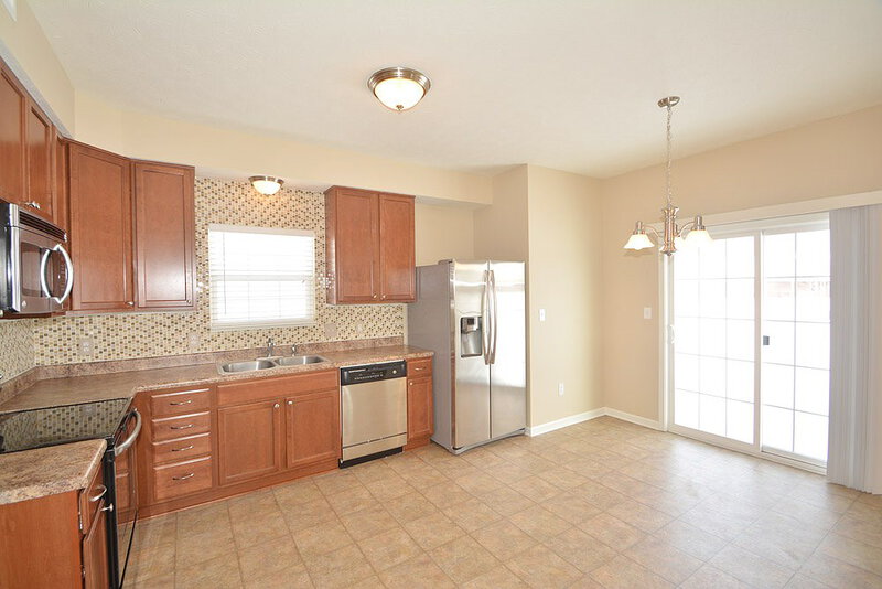 1,625/Mo, 3260 Enclave Crossing Greenwood, IN 46143 Kitchen View 2