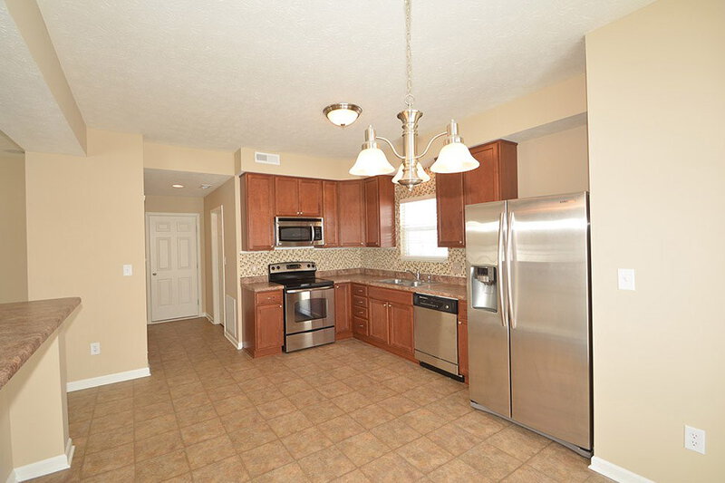 1,625/Mo, 3260 Enclave Crossing Greenwood, IN 46143 Kitchen View 5