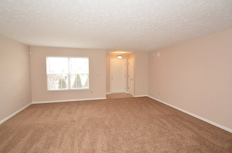 2,305/Mo, 8119 Crumwell Dr Avon, IN 46123 Living Room View 2