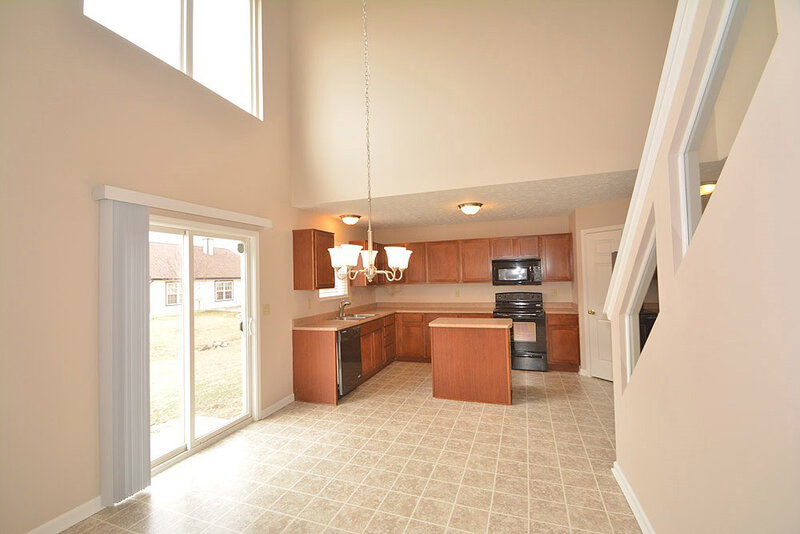 2,305/Mo, 8119 Crumwell Dr Avon, IN 46123 Breakfast Area View