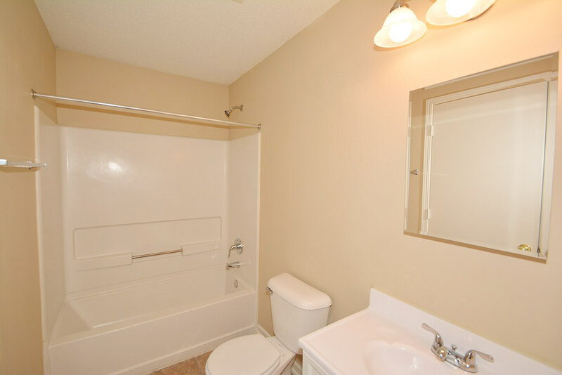 1,490/Mo, 67 Frostwood Ln Greenwood, IN 46143 Master Bathroom View