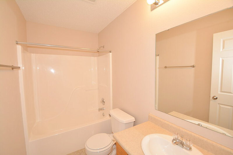 1,790/Mo, 8136 Whistlewood Ct Indianapolis, IN 46239 Bathroom View