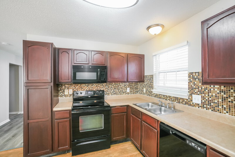 1,830/Mo, 635 Rocky Meadow Dr Greenwood, IN 46143 Kitchen View