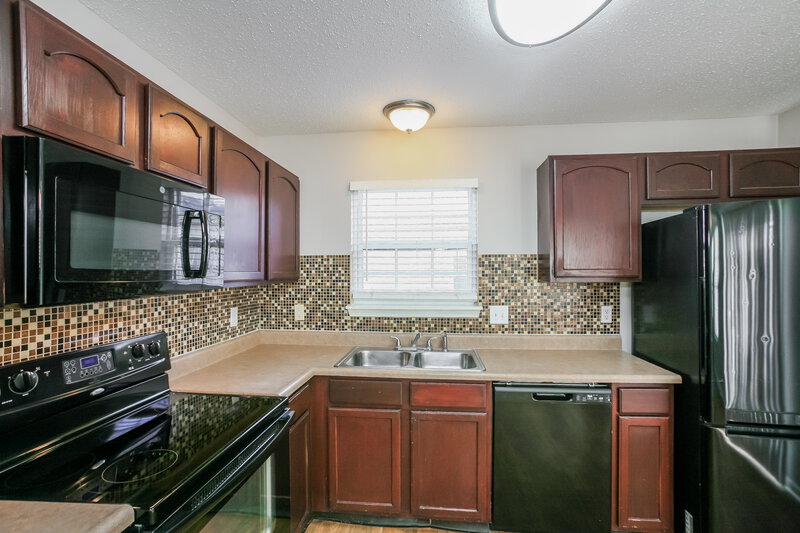 1,830/Mo, 635 Rocky Meadow Dr Greenwood, IN 46143 Kitchen View 2