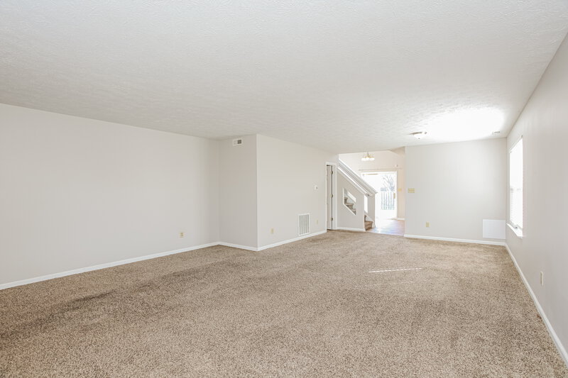 2,270/Mo, 6919 N Karnes Dr McCordsville, IN 46055 Living Room View