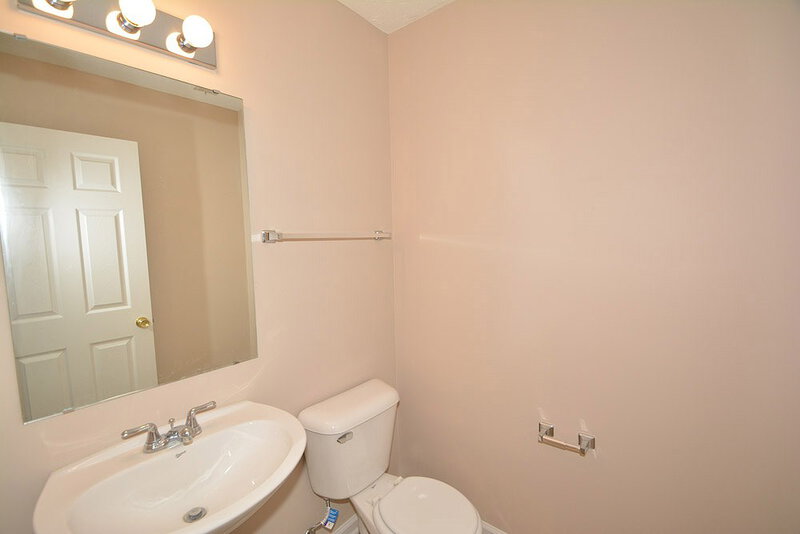 1,650/Mo, 6917 Tree Top Ln Noblesville, IN 46062 Bathroom View
