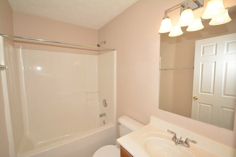 1,650/Mo, 6917 Tree Top Ln Noblesville, IN 46062 Bathroom View 2