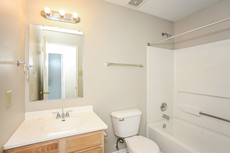 2,090/Mo, 2023 Orchid Bloom Dr Indianapolis, IN 46231 Bathroom View