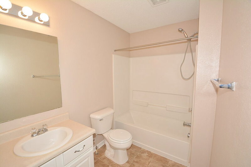 1,710/Mo, 15131 Clear St Noblesville, IN 46060 Bathroom View 2