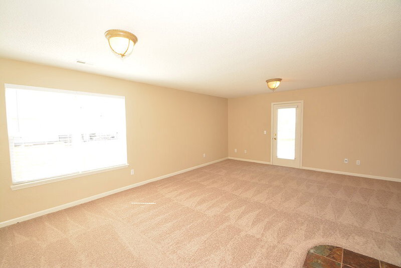 1,415/Mo, 720 Treyburn Lakes Way Indianapolis, IN 46239 Family Room View