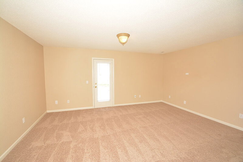 1,415/Mo, 720 Treyburn Lakes Way Indianapolis, IN 46239 Family Room View 2
