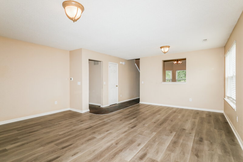 1,985/Mo, 720 Treyburn Lakes Way Indianapolis, IN 46239 Living Room View 2
