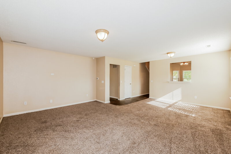 2,240/Mo, 720 Treyburn Lakes Way Indianapolis, IN 46239 Living Room View 3