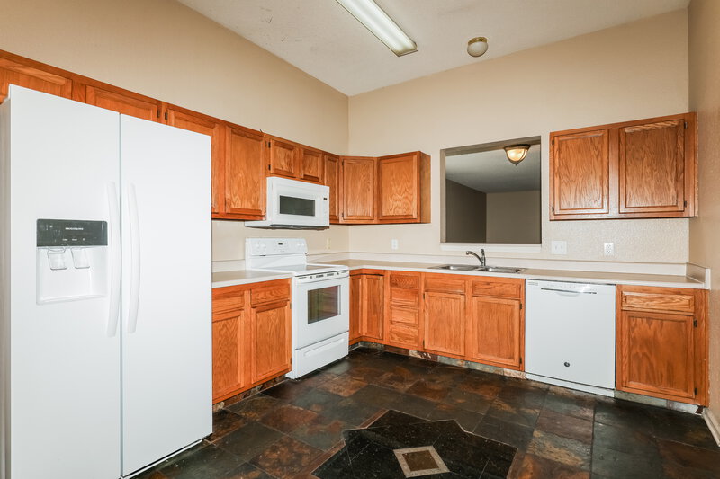 1,985/Mo, 720 Treyburn Lakes Way Indianapolis, IN 46239 Kitchen View 2