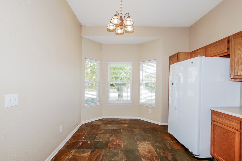 2,240/Mo, 720 Treyburn Lakes Way Indianapolis, IN 46239 Breakfast Nook View