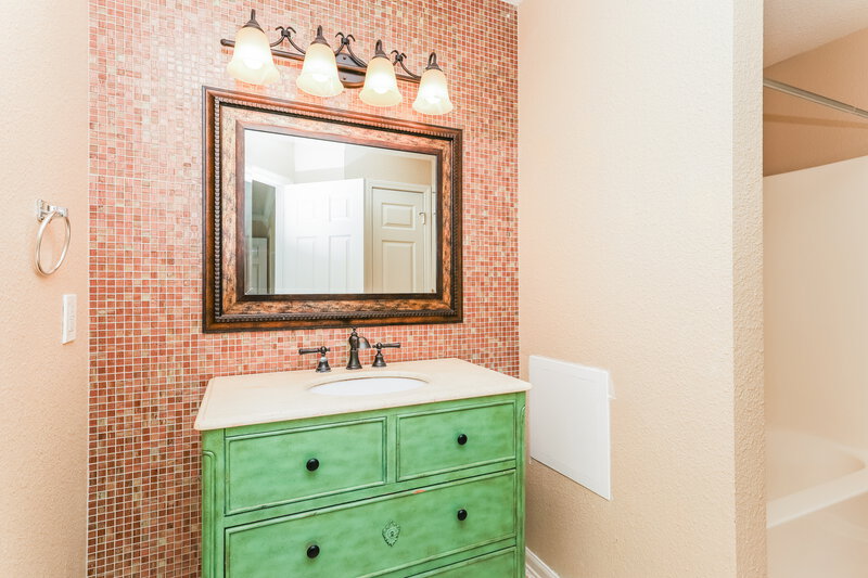 1,985/Mo, 720 Treyburn Lakes Way Indianapolis, IN 46239 Bathroom View