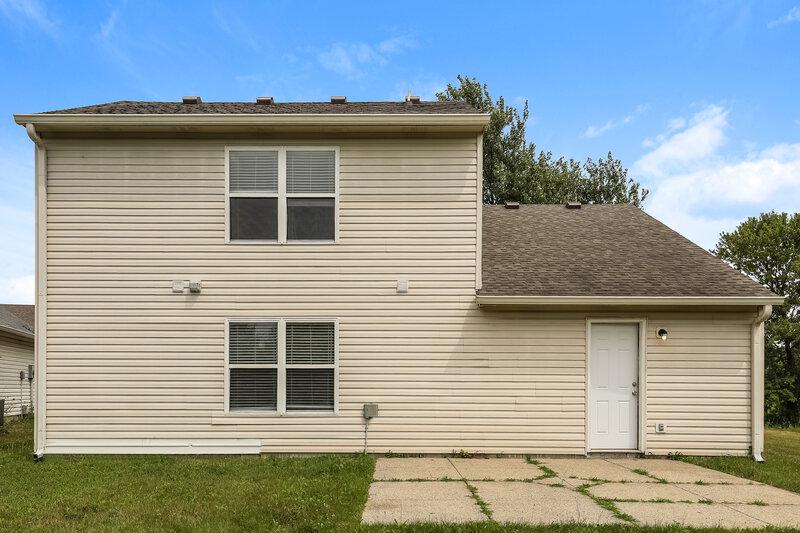 1,985/Mo, 720 Treyburn Lakes Way Indianapolis, IN 46239 Rear View