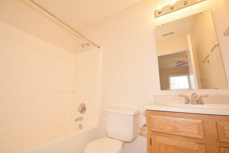 1,530/Mo, 18847 Prairie Crossing Dr Noblesville, IN 46062 Master Bathroom View