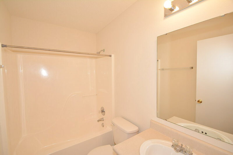1,530/Mo, 18847 Prairie Crossing Dr Noblesville, IN 46062 Bathroom View