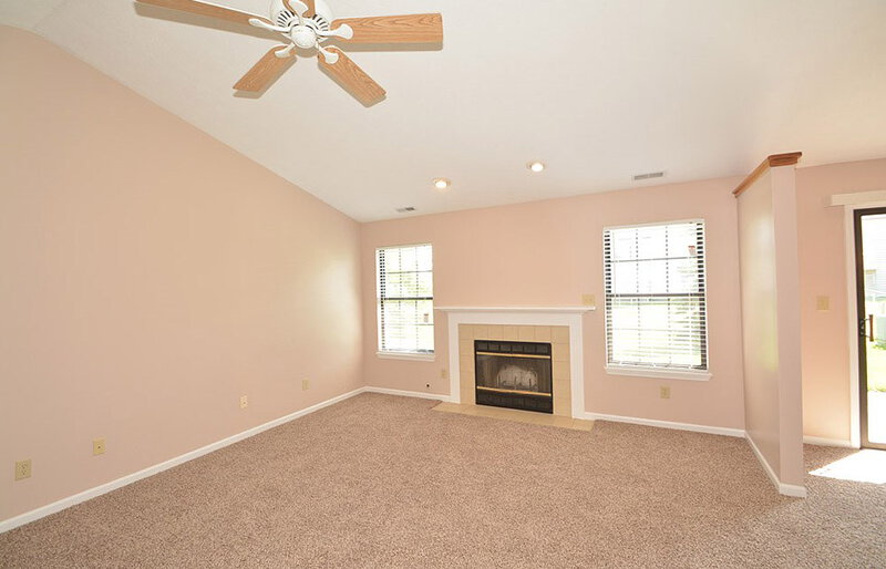 1,460/Mo, 4009 Leslie Ct Franklin, IN 46131 Great Room View 2
