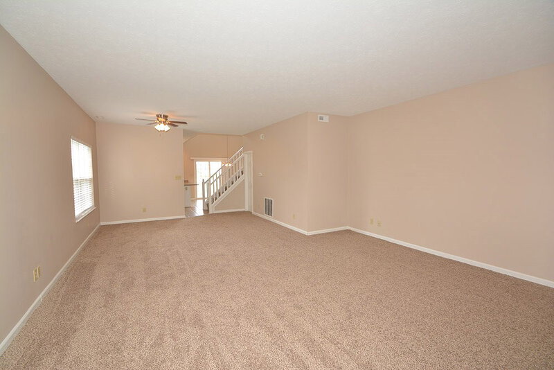 1,820/Mo, 8218 Twin River Dr Indianapolis, IN 46239 Living Dining Room View 2