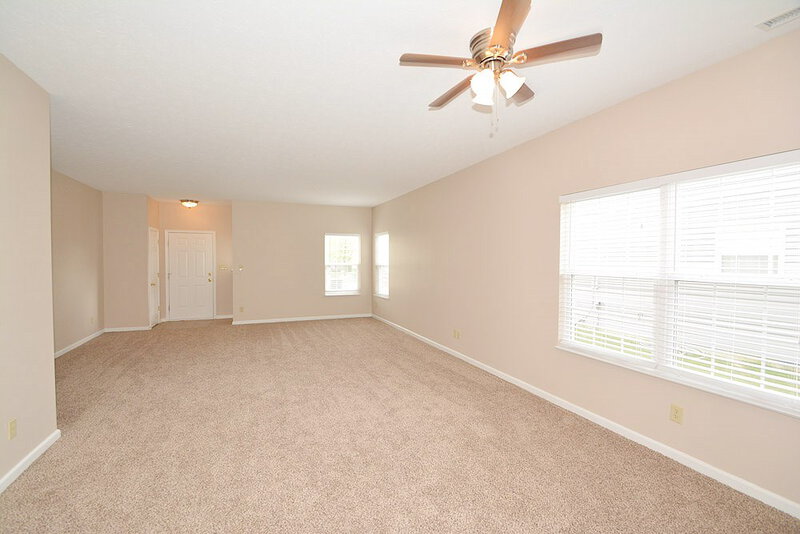 1,820/Mo, 8218 Twin River Dr Indianapolis, IN 46239 Dining Living Room View