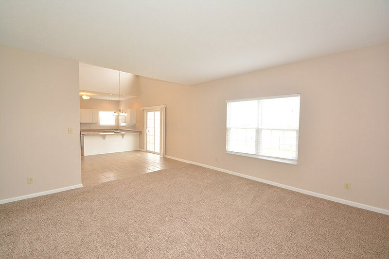 1,820/Mo, 8218 Twin River Dr Indianapolis, IN 46239 Family Room View