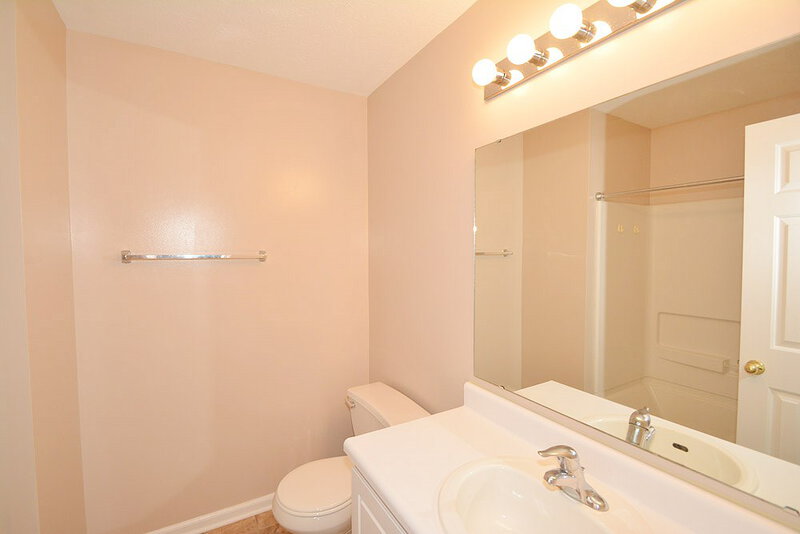 1,820/Mo, 8218 Twin River Dr Indianapolis, IN 46239 Bathroom View 2