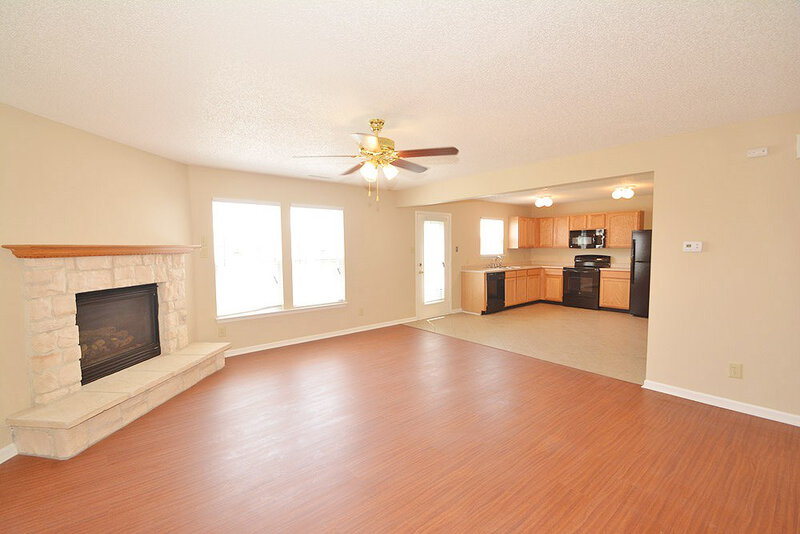 1,735/Mo, 777 Wheatgrass Dr Greenwood, IN 46143 Family Room View 3